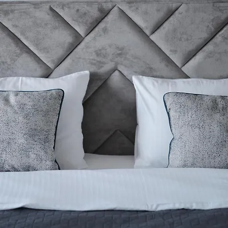 Capital Towers - Red Z Widokiem Na Panorame Miasta I Rzeke