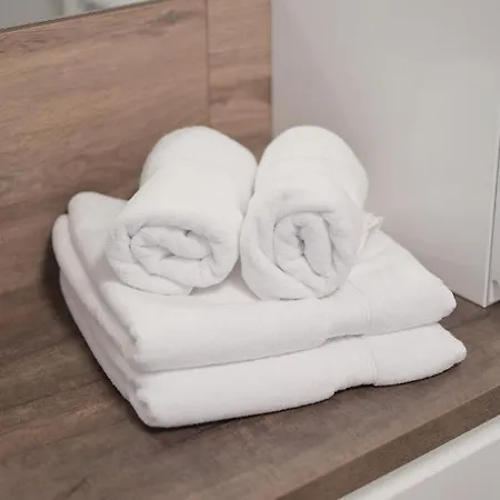 Capital Towers - Red Z Widokiem Na Panorame Miasta I Rzeke Appartement