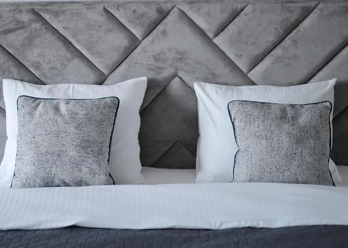 Capital Towers - Red Z Widokiem Na Panorame Miasta I Rzeke