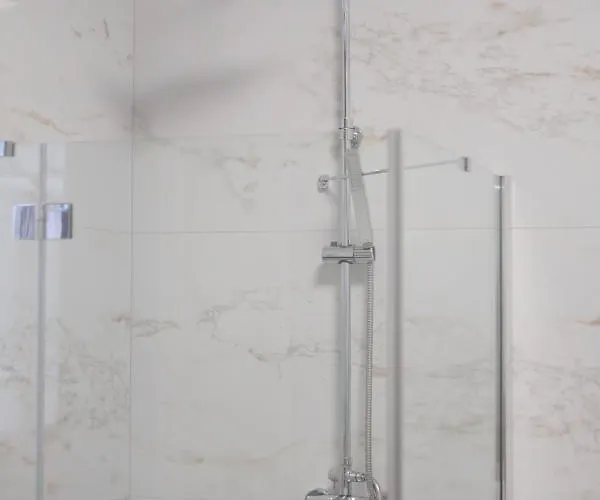 Capital Towers - Red Z Widokiem Na Panorame Miasta I Rzeke Rzeszow