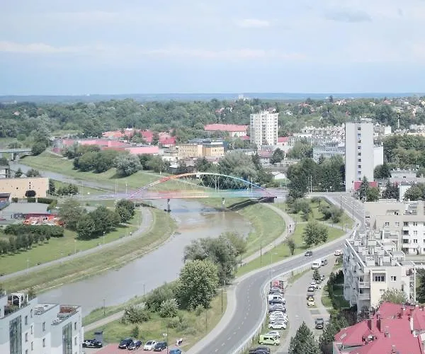 Capital Towers - Red Z Widokiem Na Panorame Miasta I Rzeke Apartment *